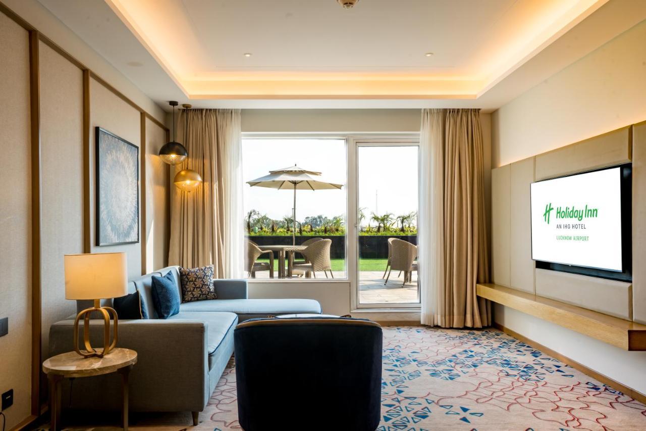 Holiday Inn Lucknow Airport By Ihg Exteriör bild