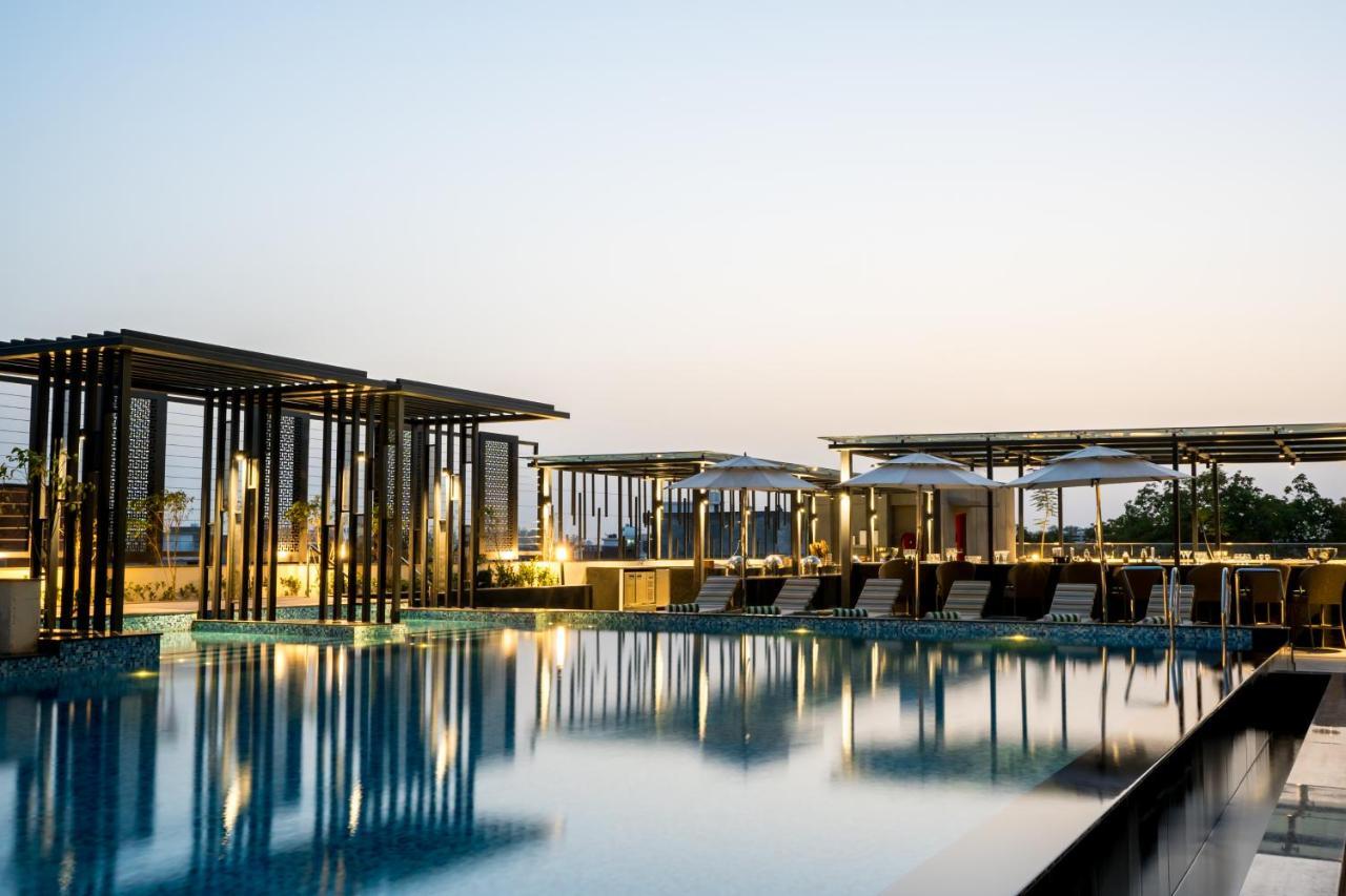 Holiday Inn Lucknow Airport By Ihg Exteriör bild