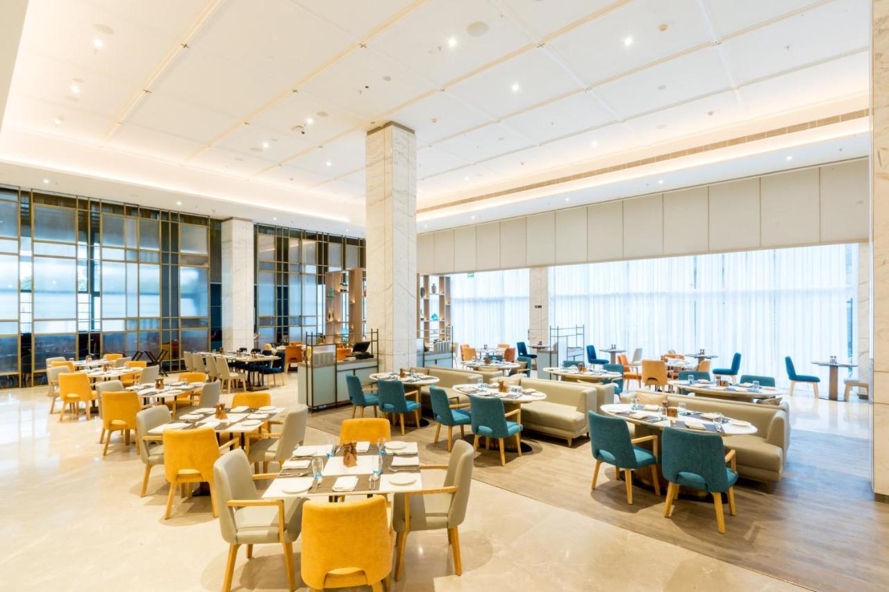 Holiday Inn Lucknow Airport By Ihg Exteriör bild