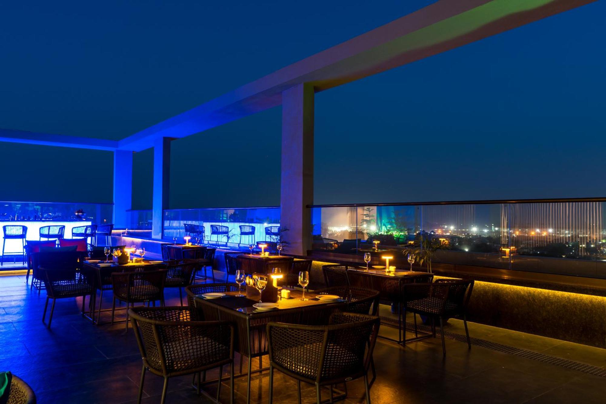 Holiday Inn Lucknow Airport By Ihg Exteriör bild