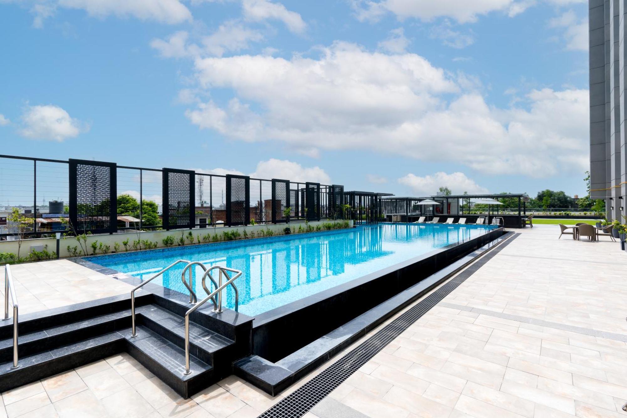 Holiday Inn Lucknow Airport By Ihg Exteriör bild