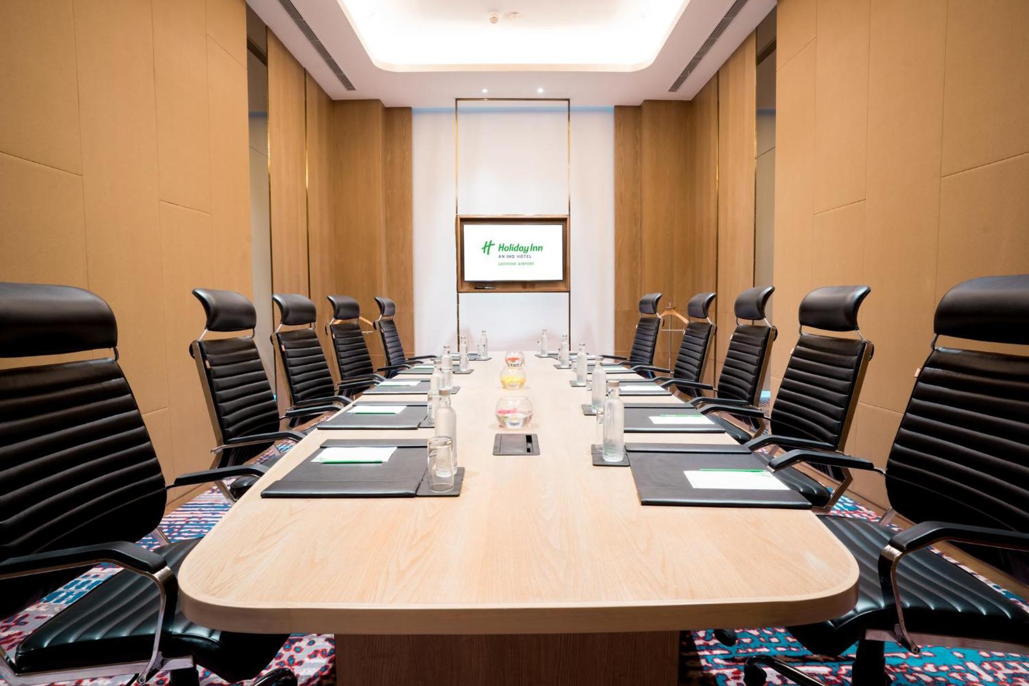 Holiday Inn Lucknow Airport By Ihg Exteriör bild