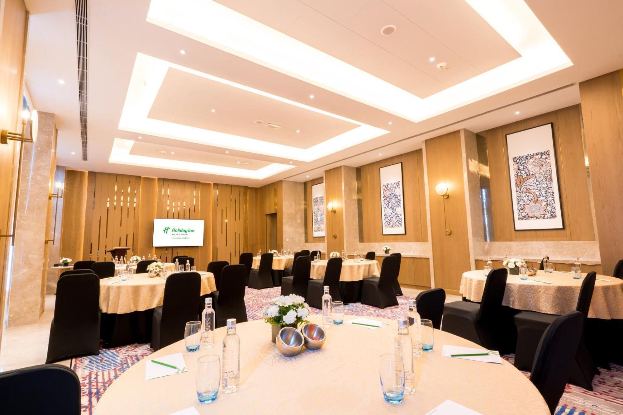 Holiday Inn Lucknow Airport By Ihg Exteriör bild