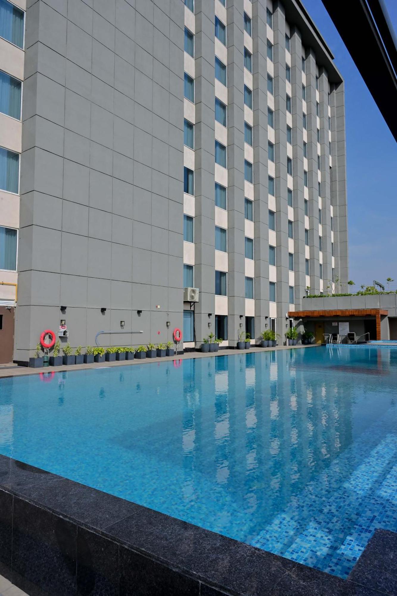 Holiday Inn Lucknow Airport By Ihg Exteriör bild